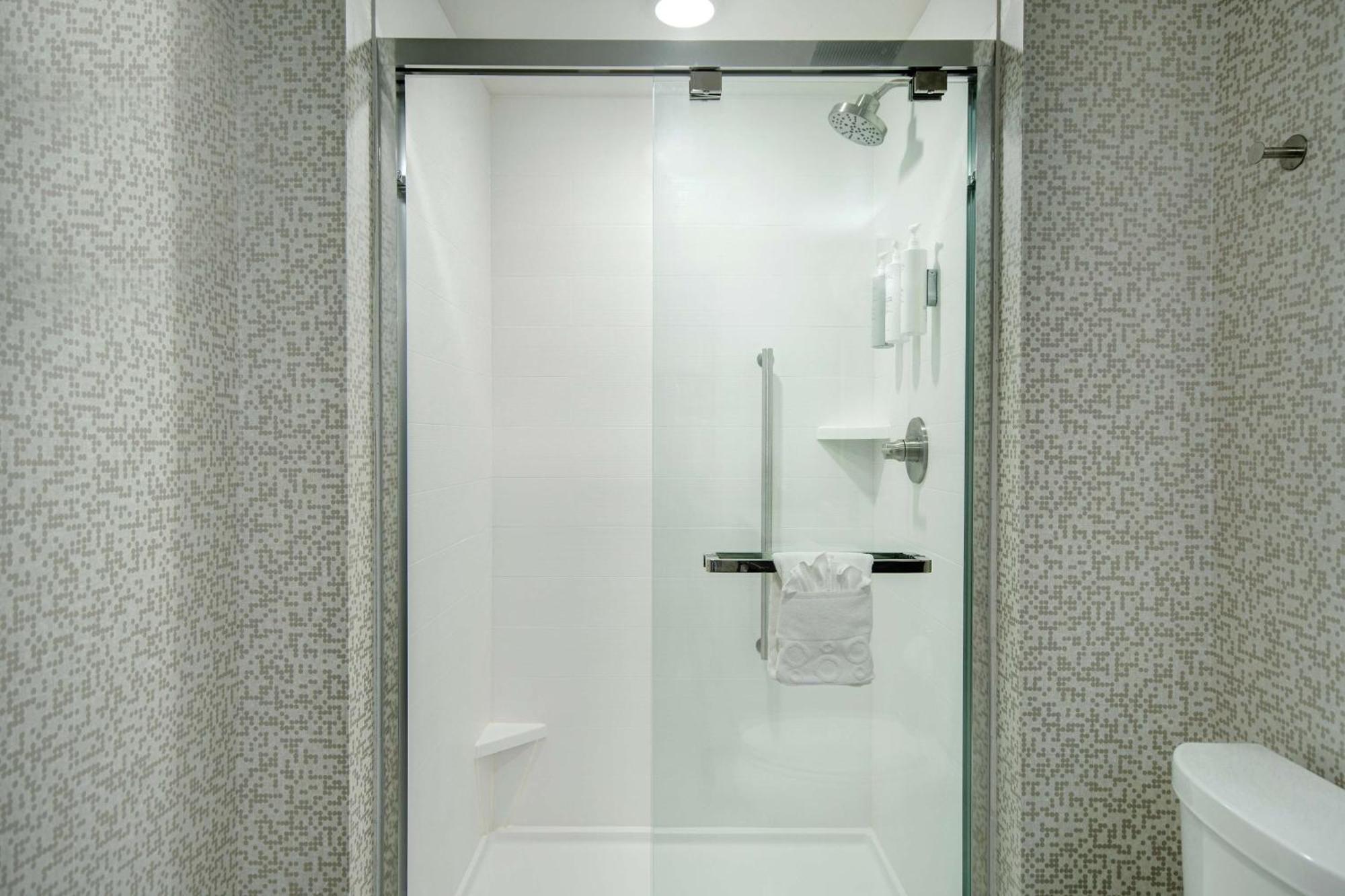 Home2 Suites By Hilton Grand Rapids Airport Kentwood Eksteriør billede