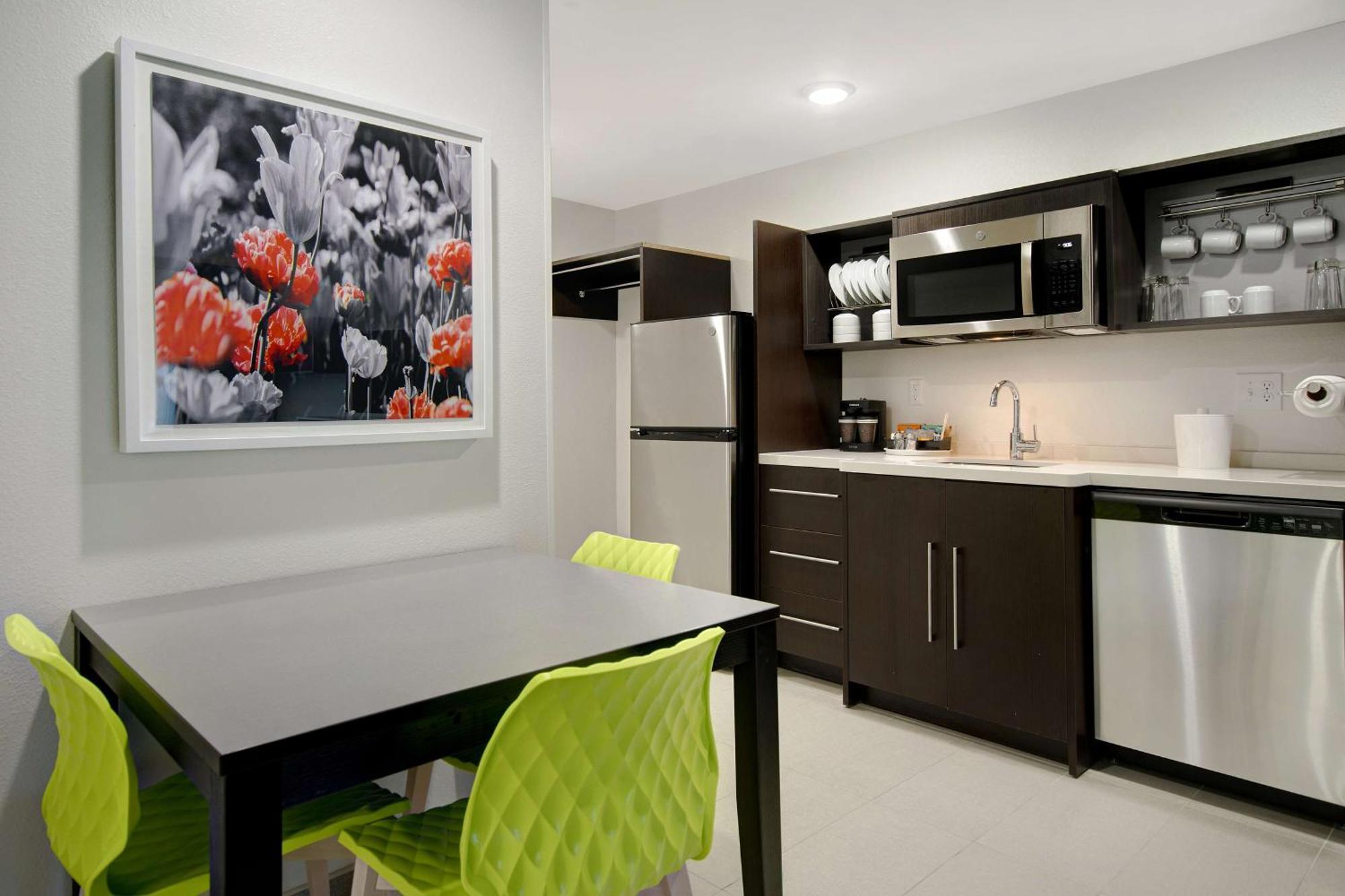 Home2 Suites By Hilton Grand Rapids Airport Kentwood Eksteriør billede