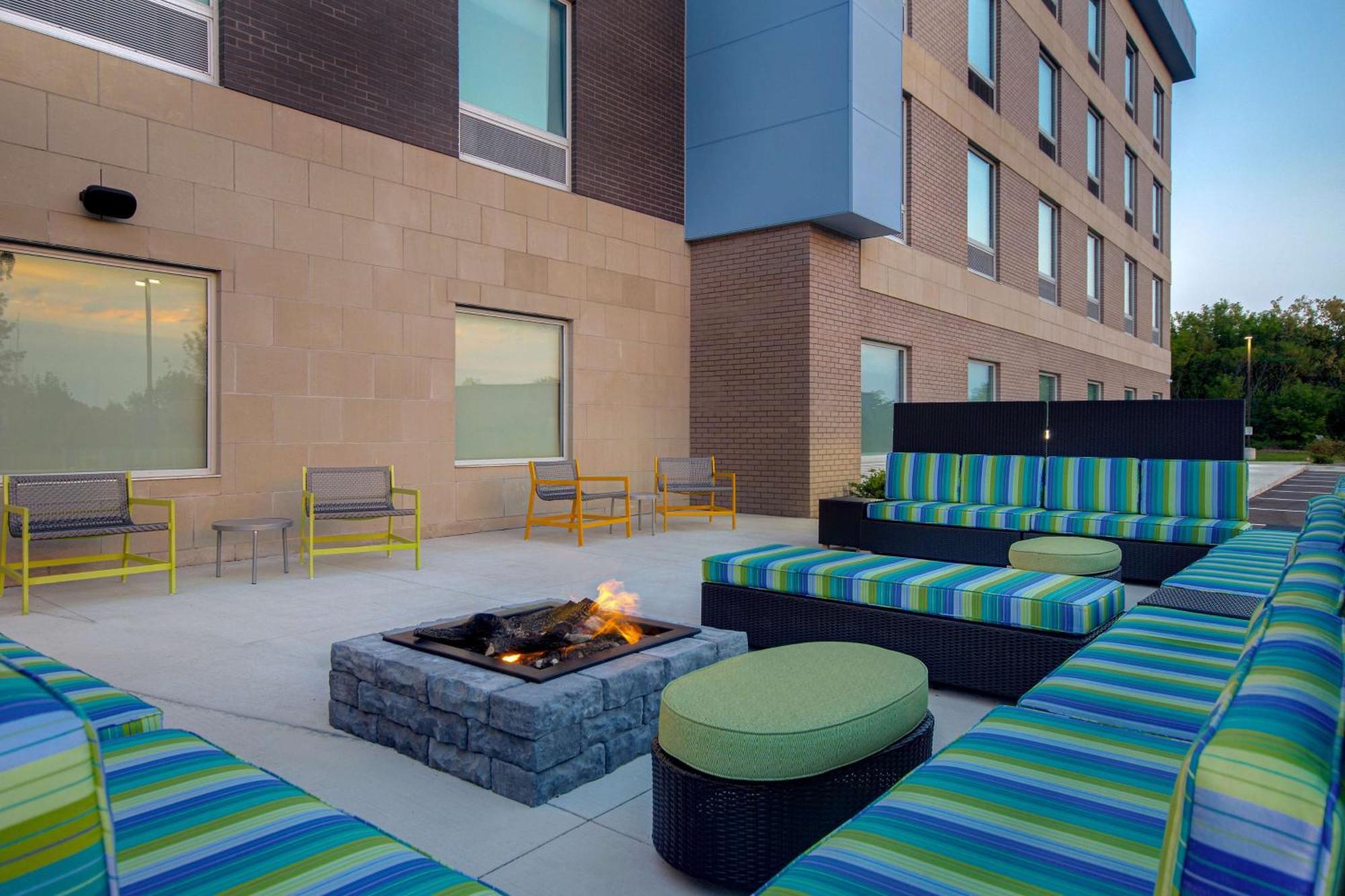 Home2 Suites By Hilton Grand Rapids Airport Kentwood Eksteriør billede