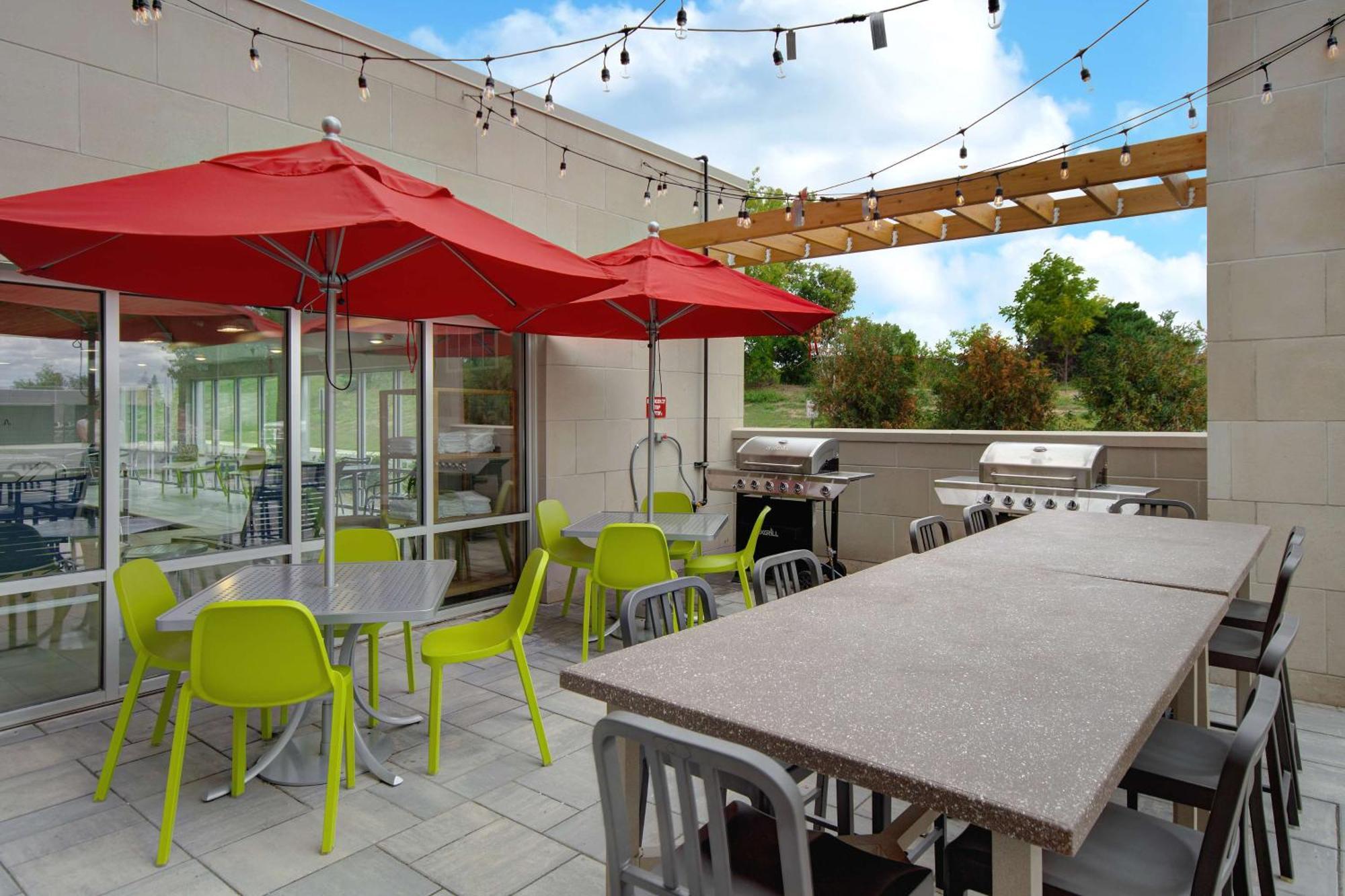Home2 Suites By Hilton Grand Rapids Airport Kentwood Eksteriør billede